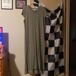 Cute maxi dress with side slits